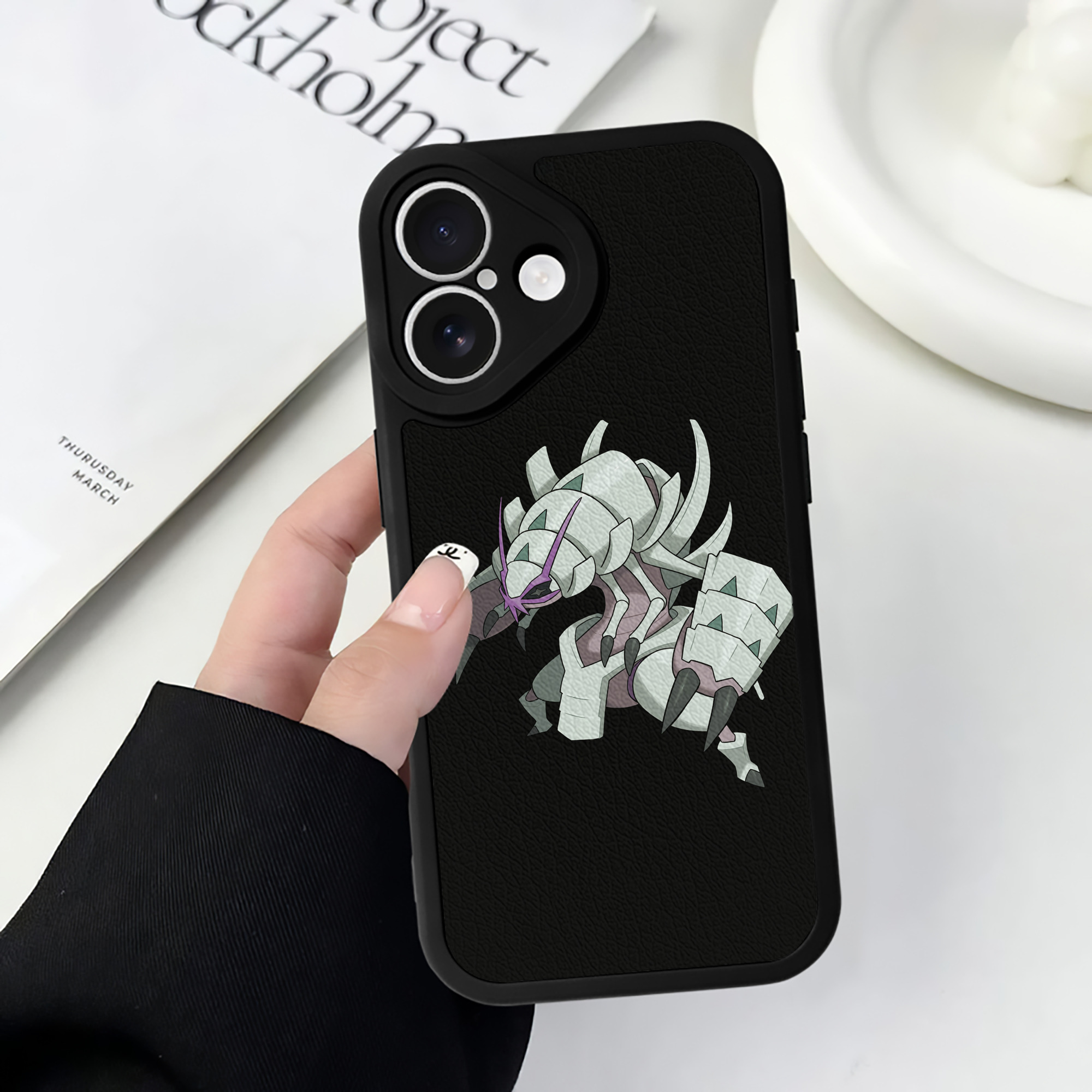 （画像用） ポケットモンスター Pokémon 【iPhone 16シリーズ対応】シリコンスマホケース（レザー調） 材質：シリコン